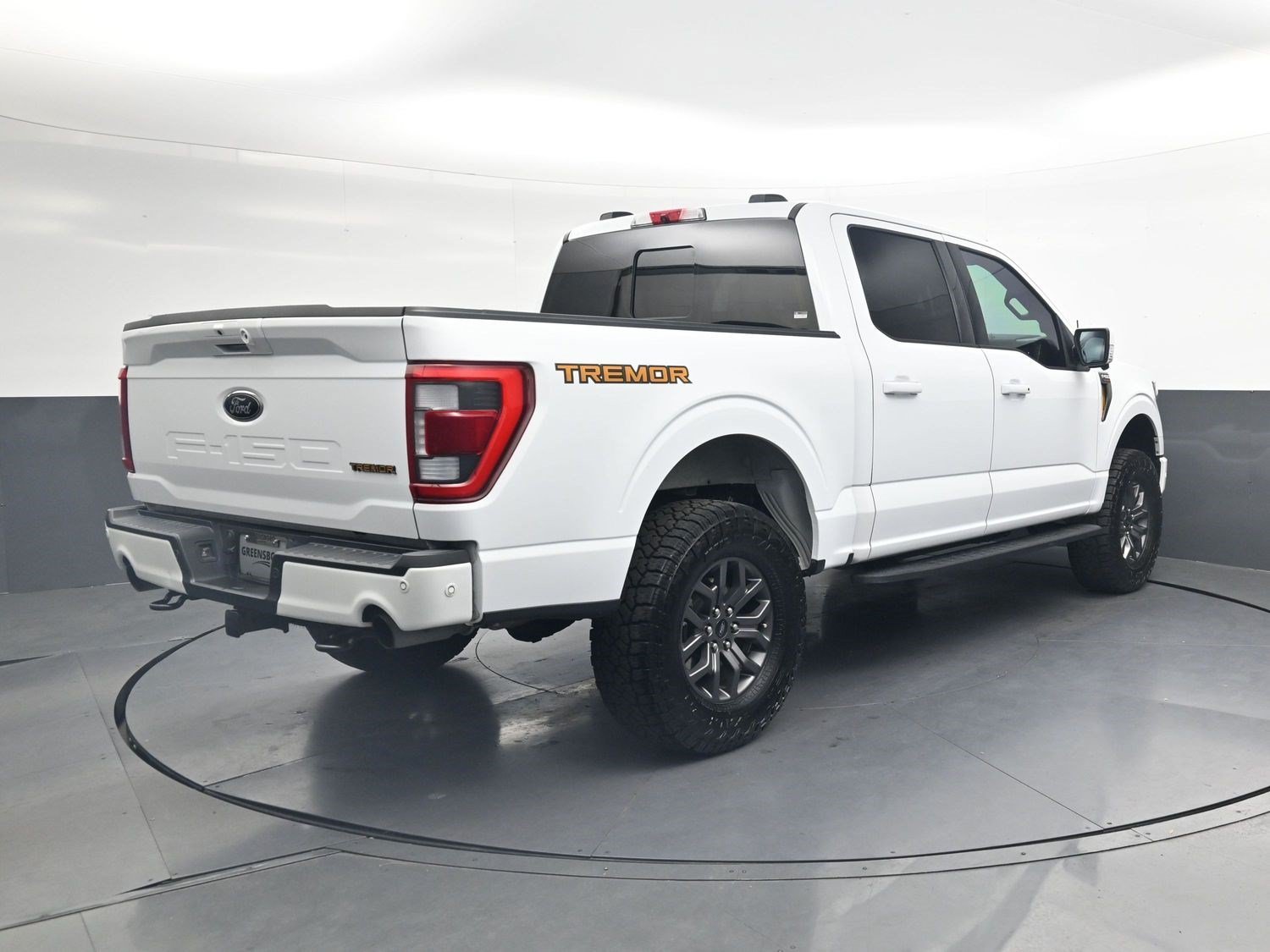 Used 2022 Oxford White Ford Tremor image 4