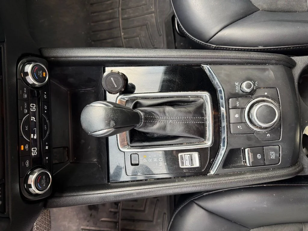 Used 2018 White Mazda Touring image 19