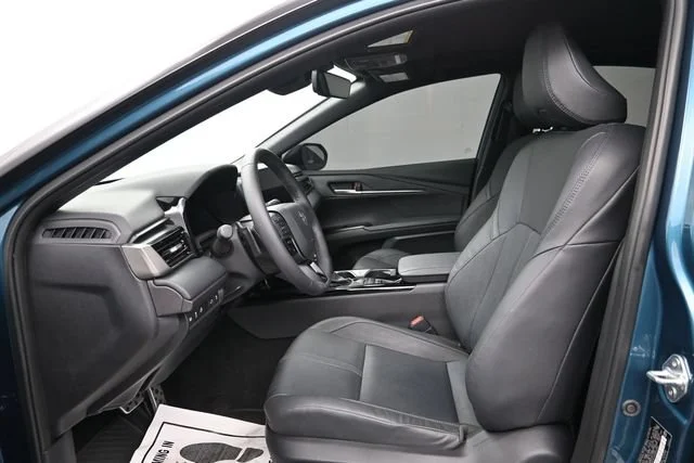 Used 2025 Ocean Gem/midnight Black Metallic Toyota LE image 9