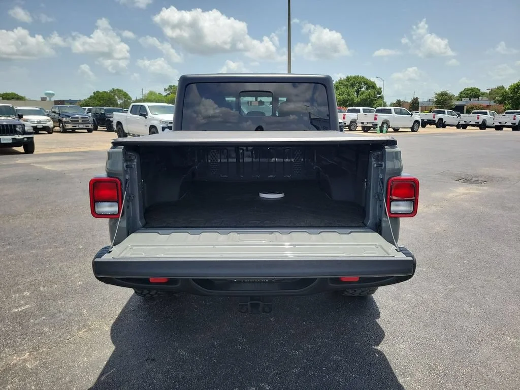 Used 2022 Gray Jeep Rubicon 4x4 image 25