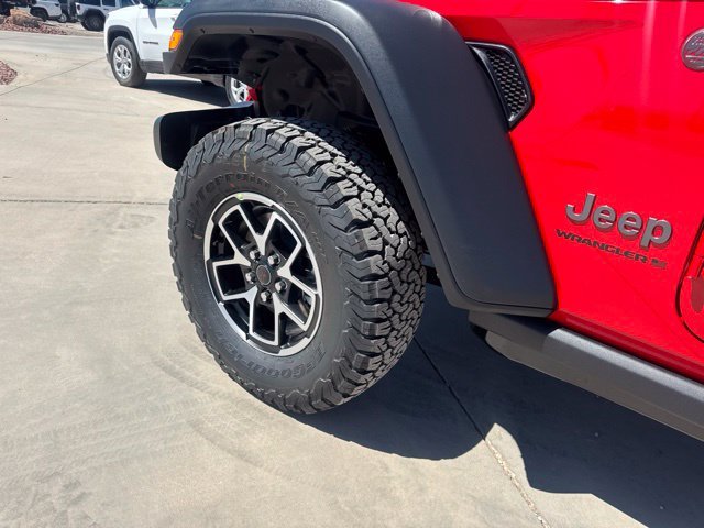 New 2026 Firecracker Red Clear-Coat Exterior Paint Jeep Rubicon image 11