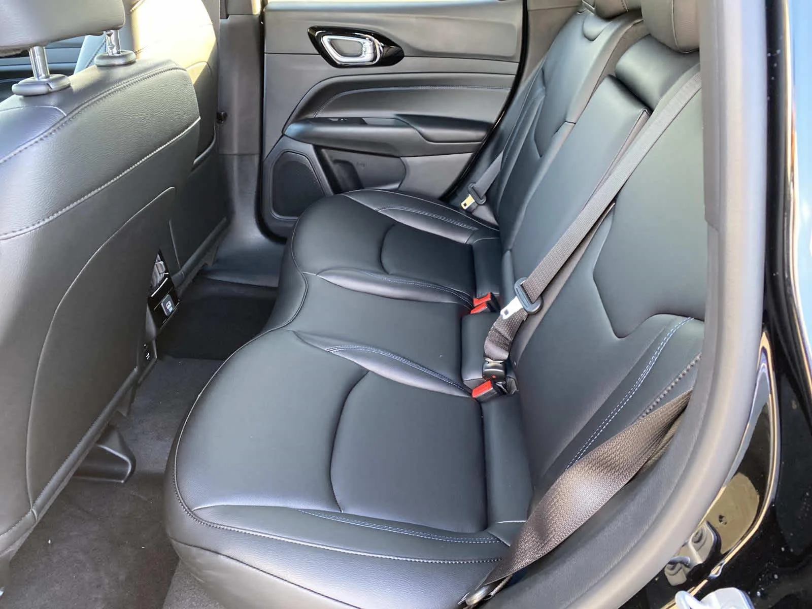 New 2026 Diamond Black Crystal Pearlcoat Jeep Limited Altitude image 6