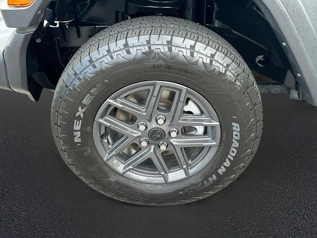 Used 2024 Black Jeep Sport S image 28