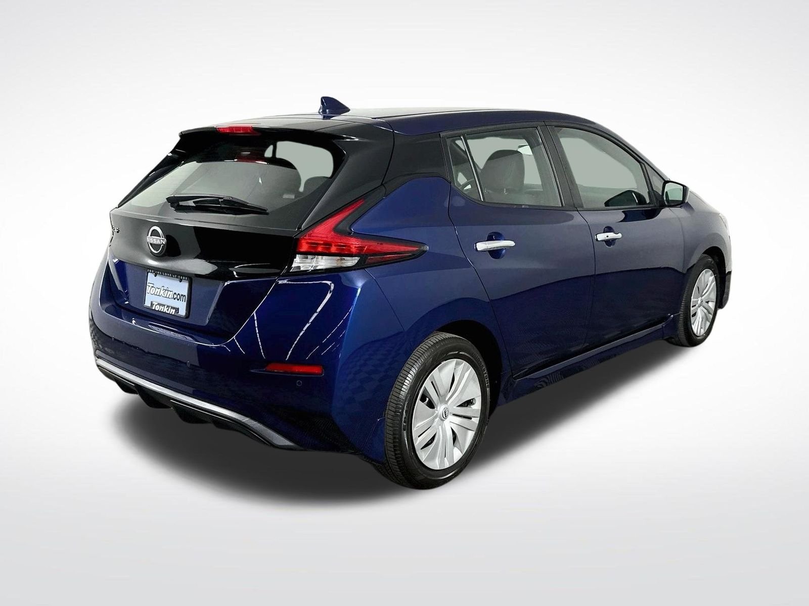 Used 2023 Deep Blue Pearl Nissan S image 8