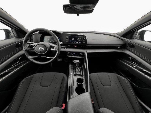2025 Hyundai Elantra SEL - Photo 13