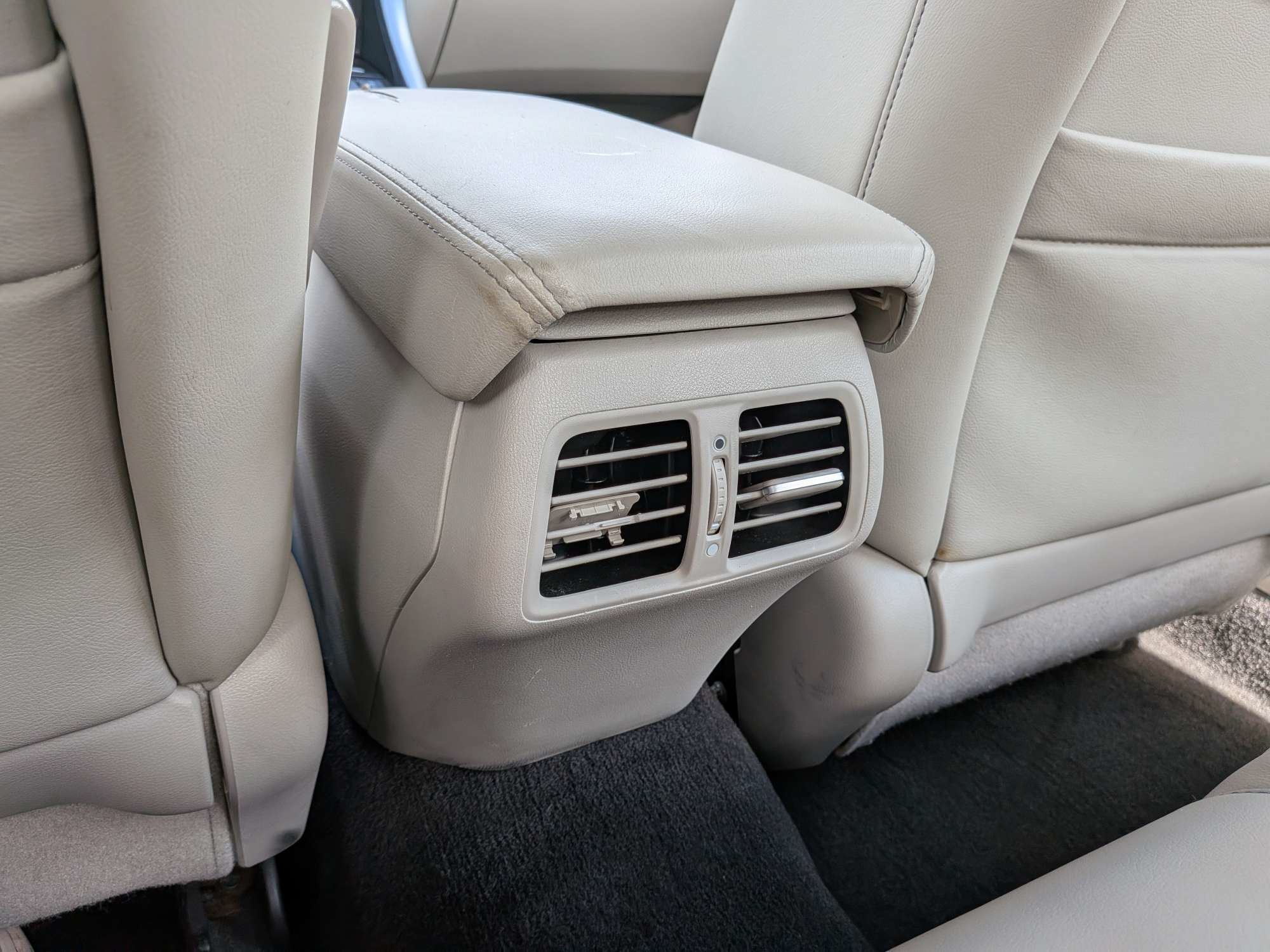 Used 2012 Graphite Luster Metallic Acura Tech Pkg image 15