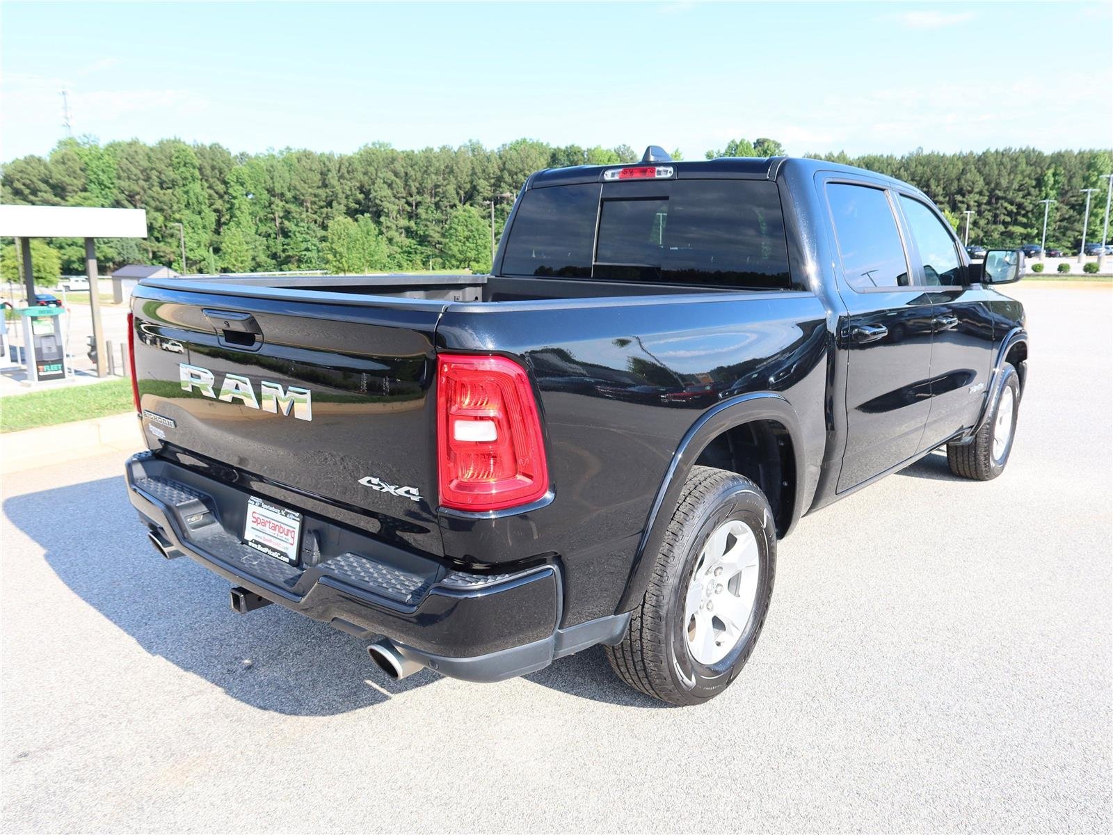 Certified Used 2025 Diamond Black Crystal Pearlcoat Ram Big Horn image 6