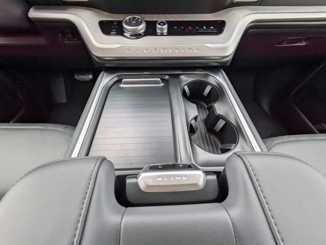 New 2026 Oxford White Ford Active image 53
