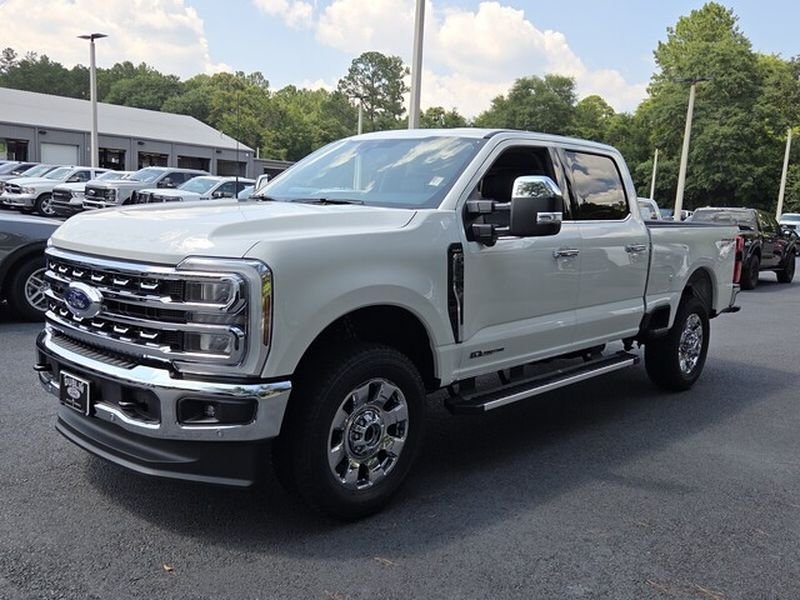 New 2026 Star White Metallic Tri-Coat Ford F-250® Lariat® image 3