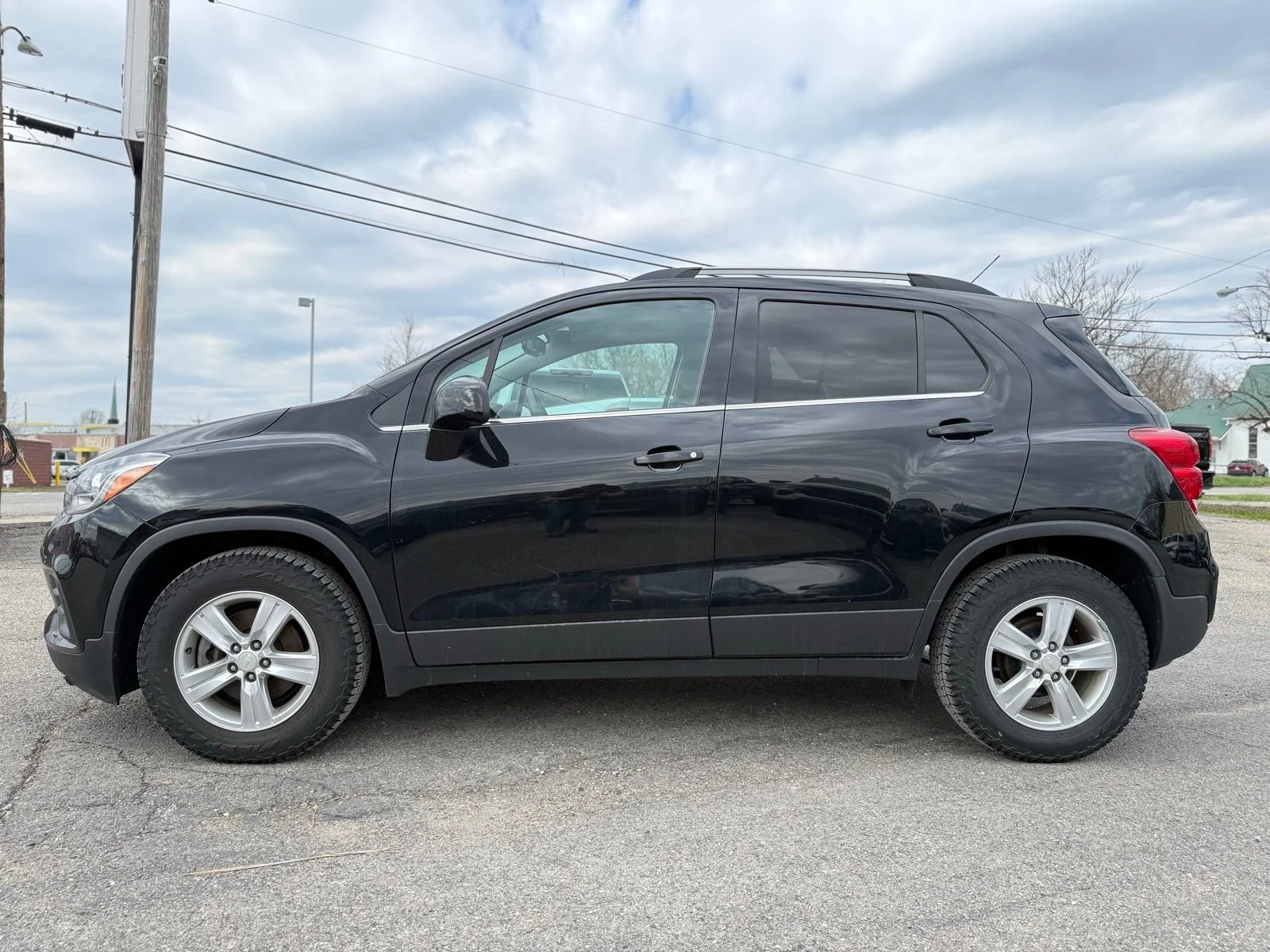 Used 2020 Chevrolet Trax LT with VIN 3GNCJLSB6LL232546 for sale in Eminence, KY