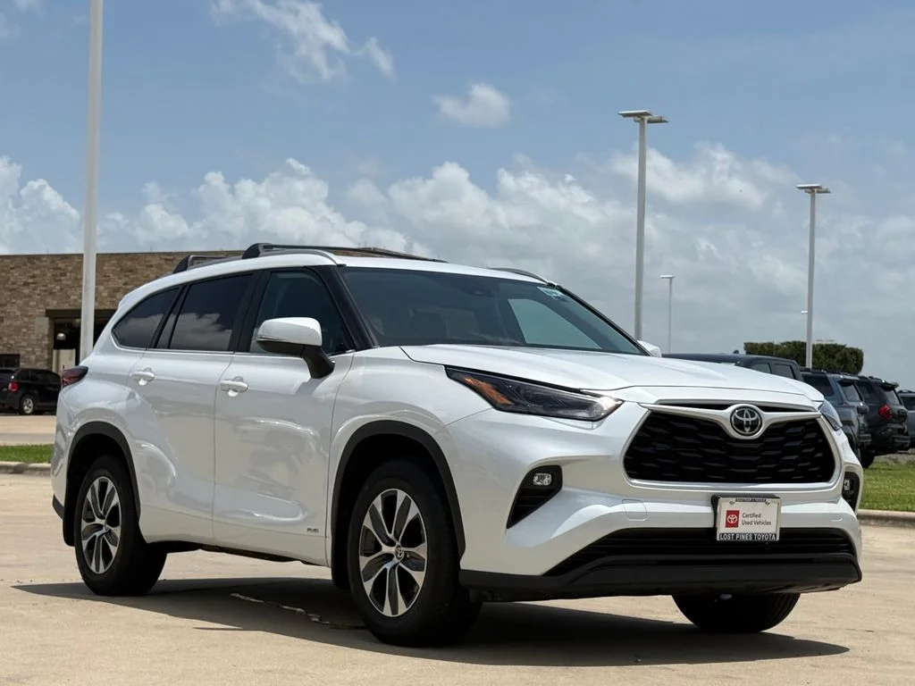 Certified Used 2026 Beige Toyota XLE image 6