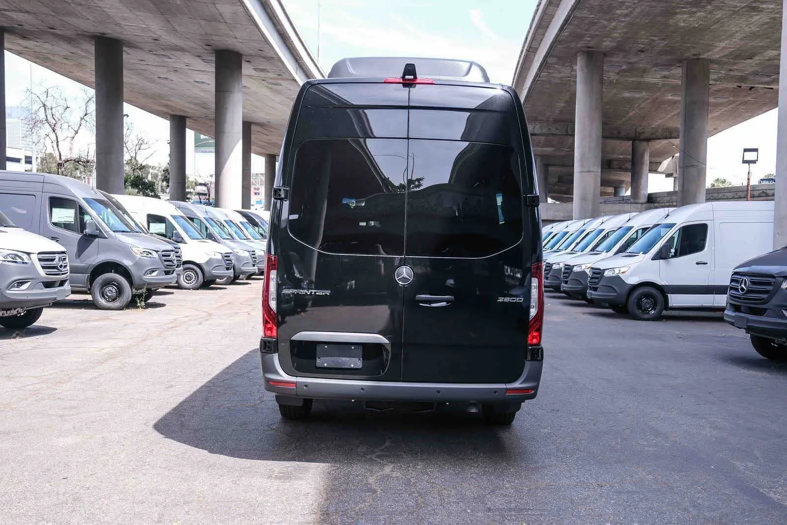New 2026 Obsidian Black Metallic Mercedes-Benz Passenger 170WB High Roof RWD 2.0L I4 Diesel Turbo image 5