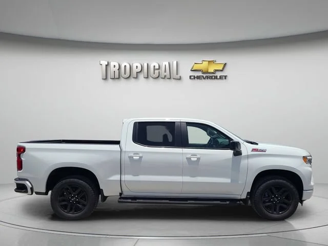 New 2026 Summit White Chevrolet RST image 6