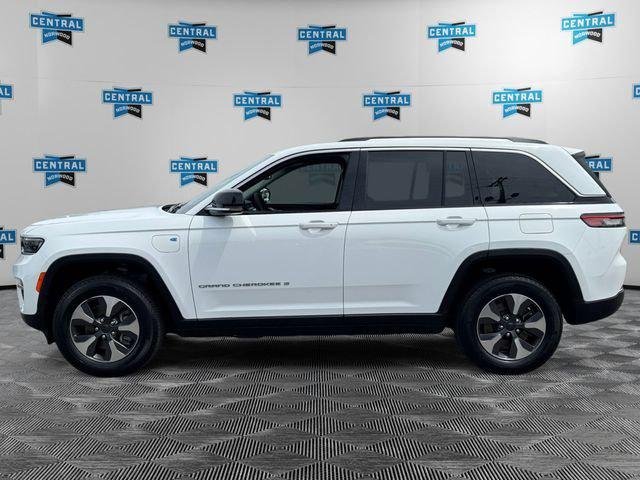 Used 2023 White Jeep 4xe image 3