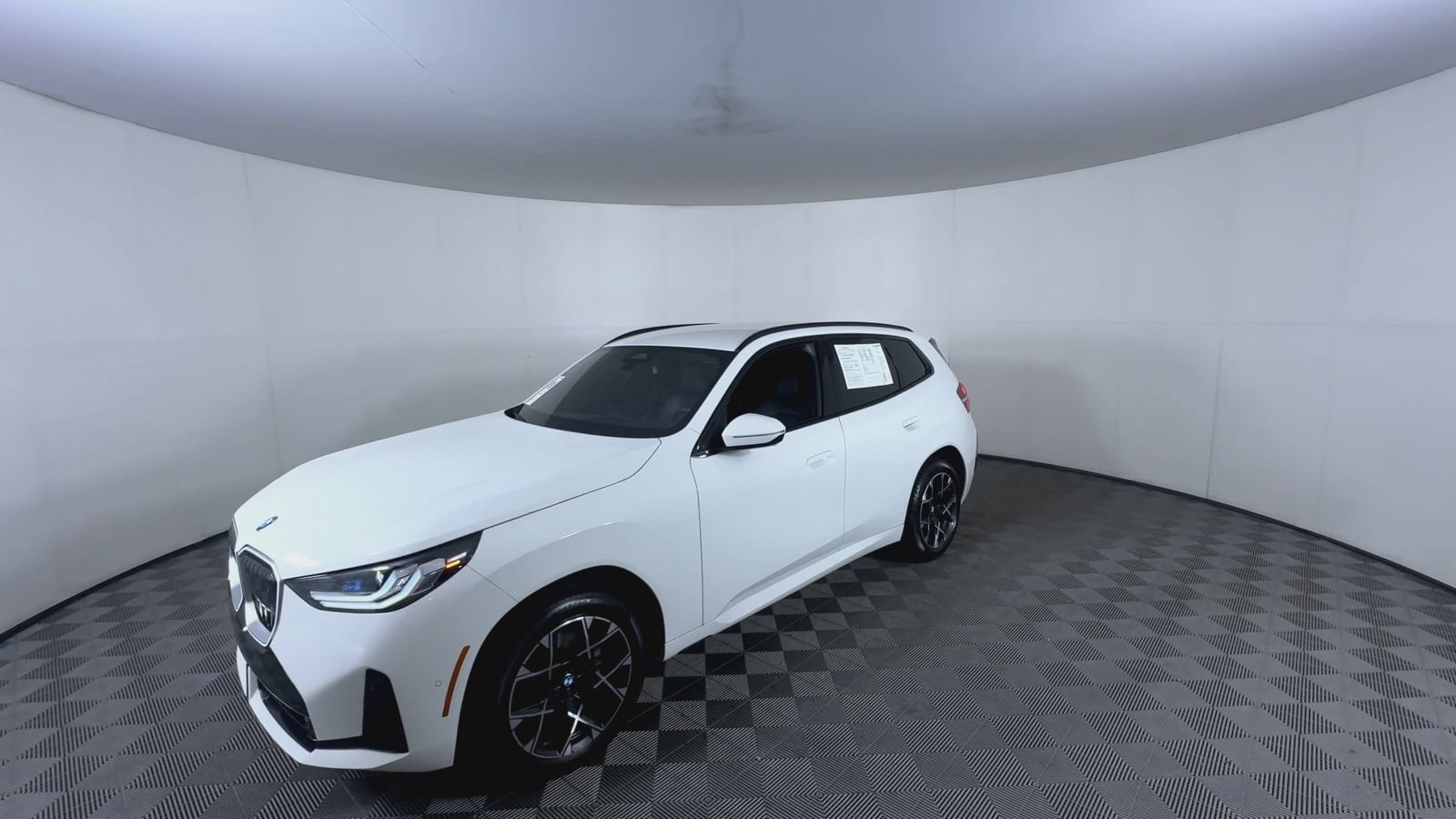 Used 2026 Alpine White BMW 30 xDrive image 3