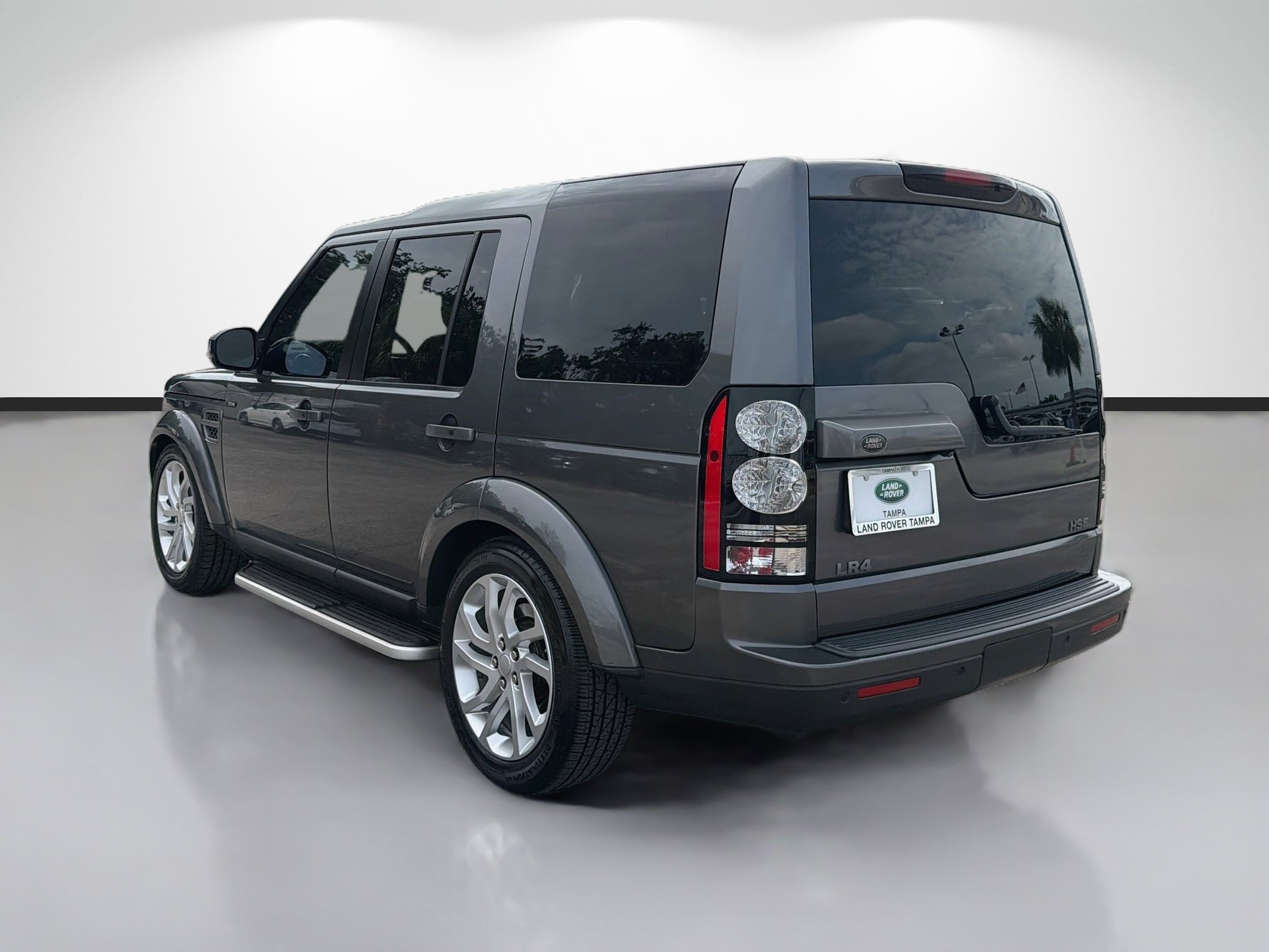 Used 2016 Gray Land Rover HSE image 3