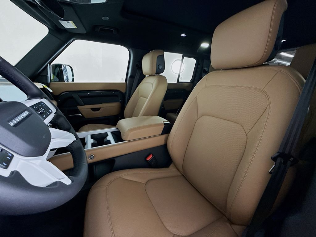 New 2026 Carpathian Grey Land Rover X-Dynamic SE image 5