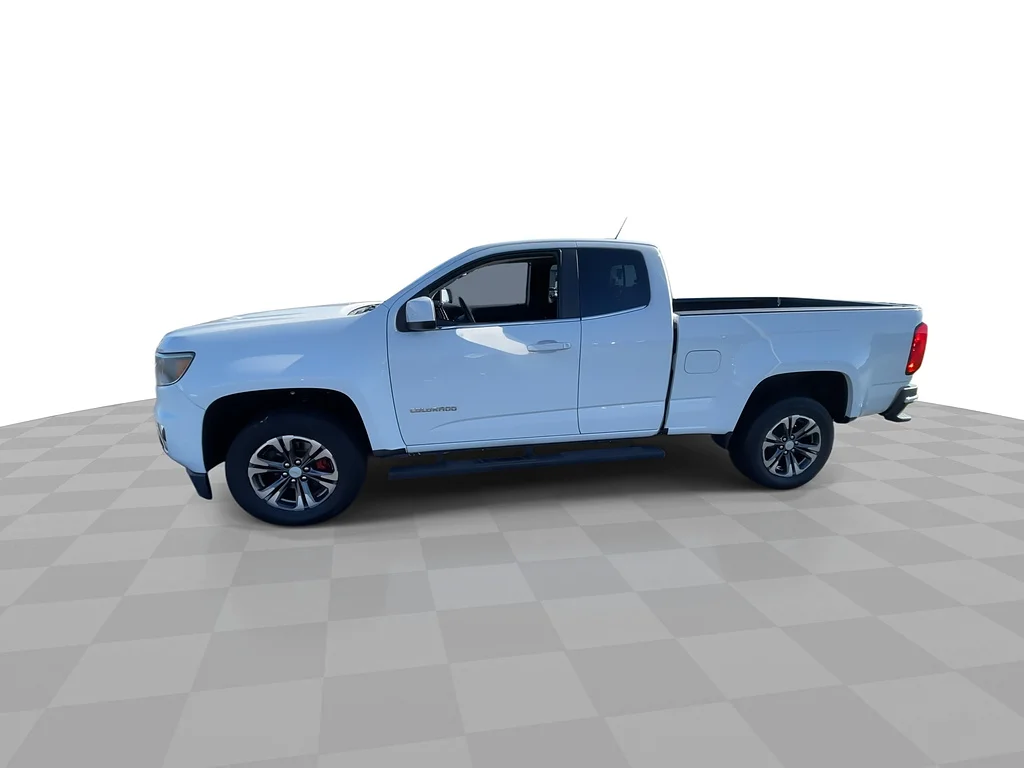Used 2018 Summit White Chevrolet LT image 6