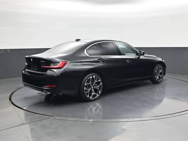Used 2025  BMW 330i xDrive image 5