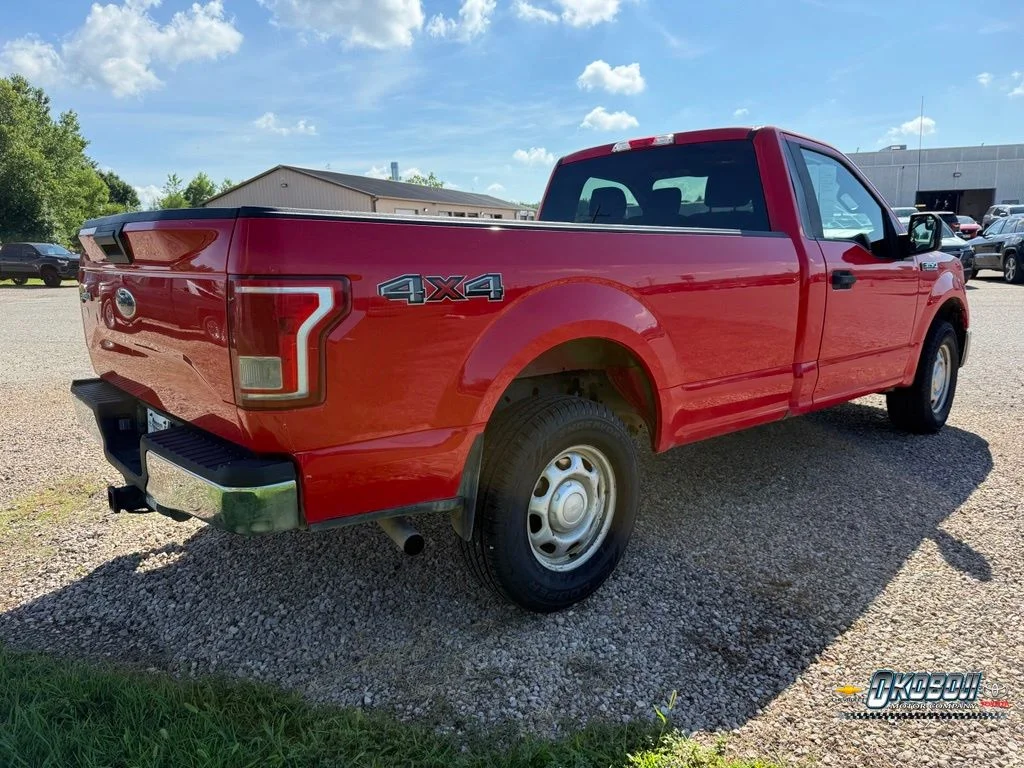 Used 2016 Red Ford XLT image 3