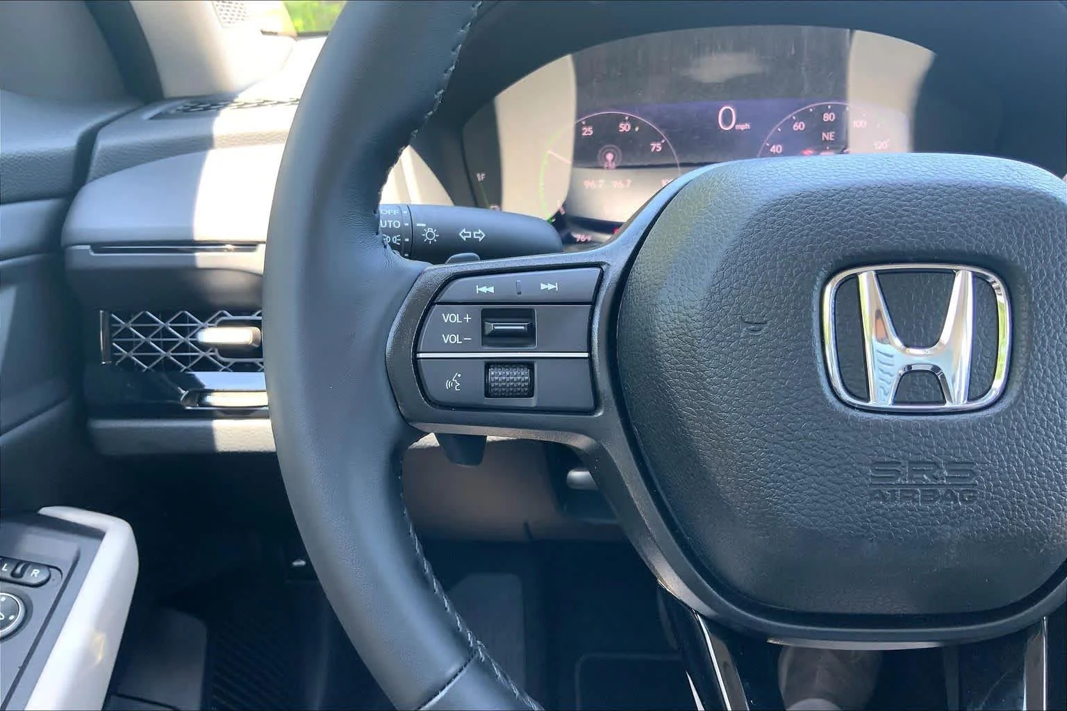 Used 2026 Platinum White Pearl Honda EX-L image 24