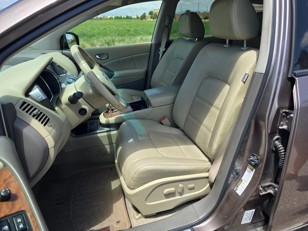 Used 2014 Tinted Bronze Metallic Nissan LE image 13