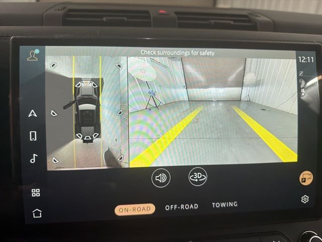 New 2026 Santorini Black Land Rover X-Dynamic SE image 32