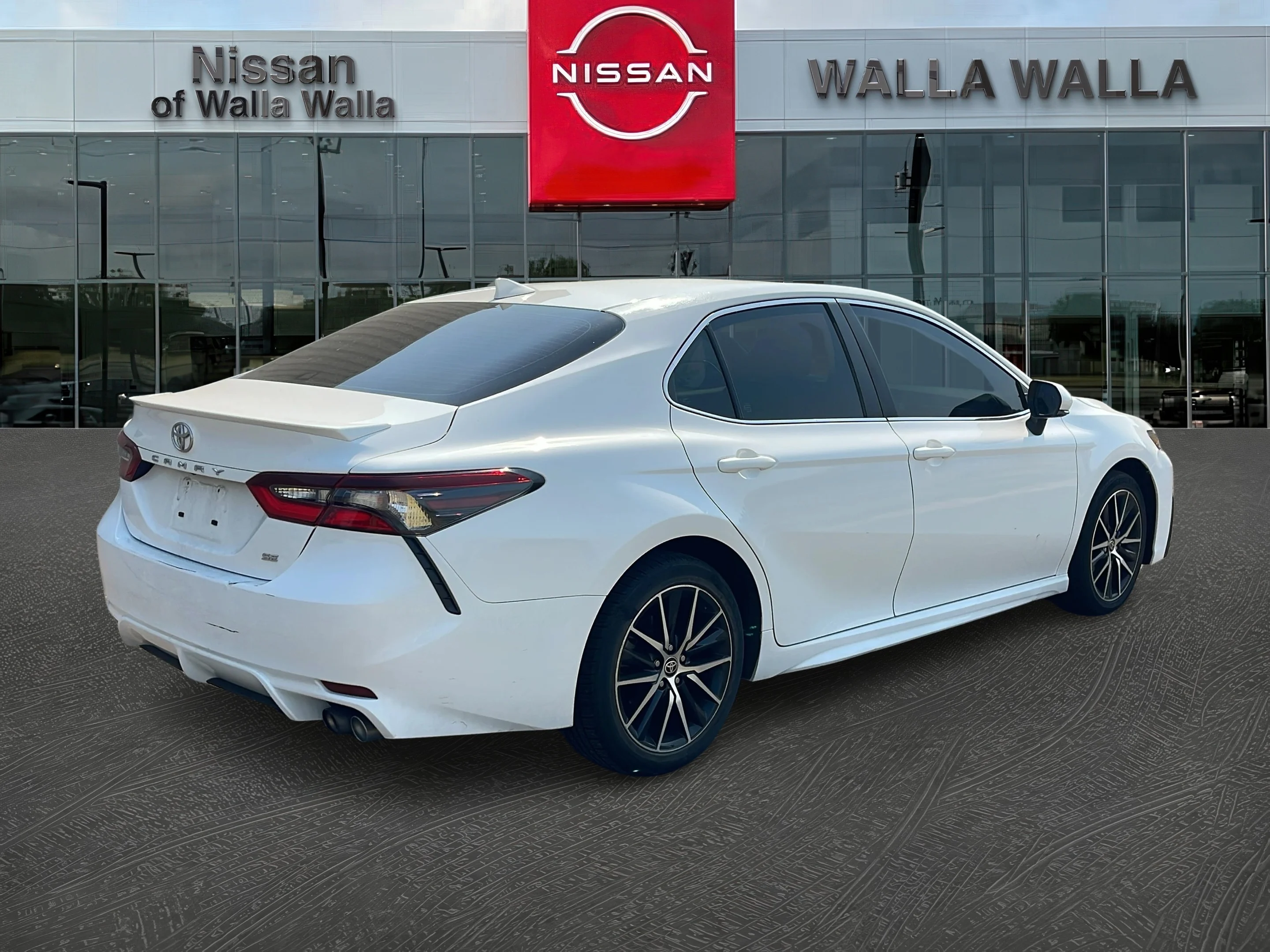 2024 Toyota Camry SE - Photo 7