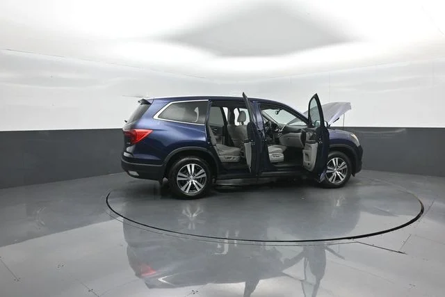 Used 2017 Blue Honda EX-L image 19