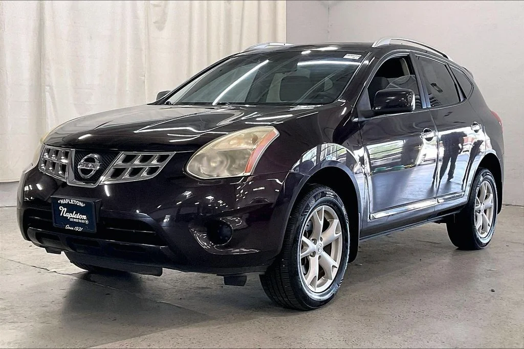 Used 2011 Black Nissan SV image 12