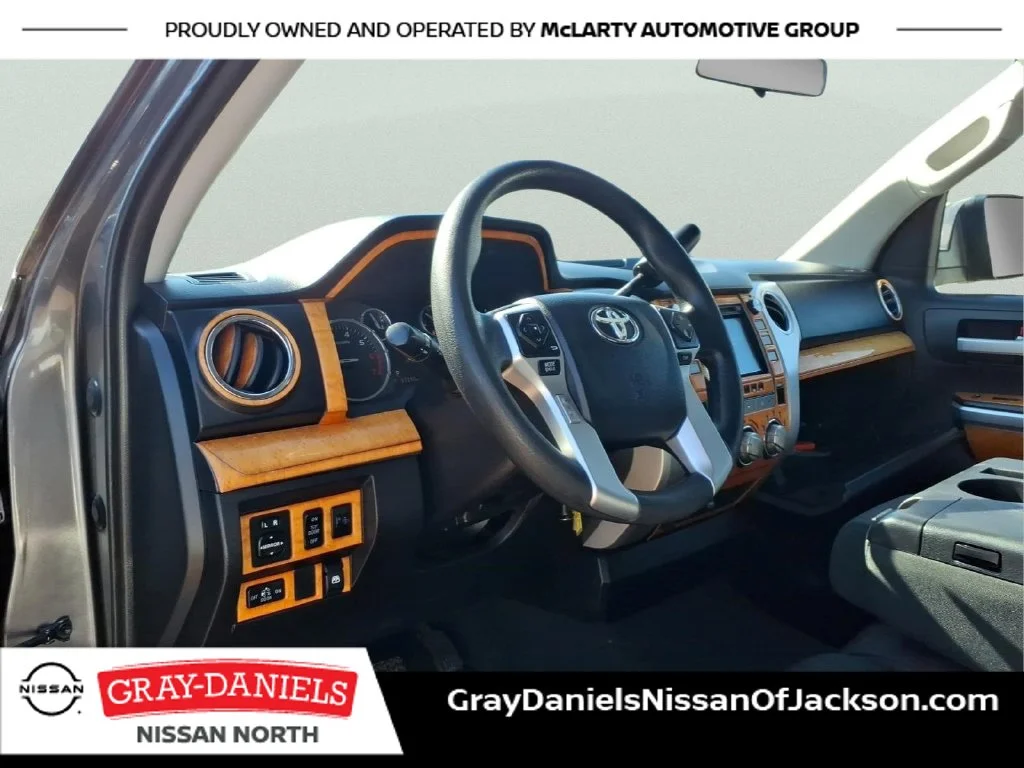 Used 2015 Gray Toyota SR5 image 10