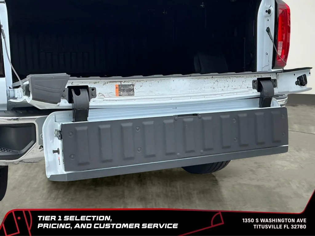 New 2026 Glacier White Tricoat GMC SLT image 18