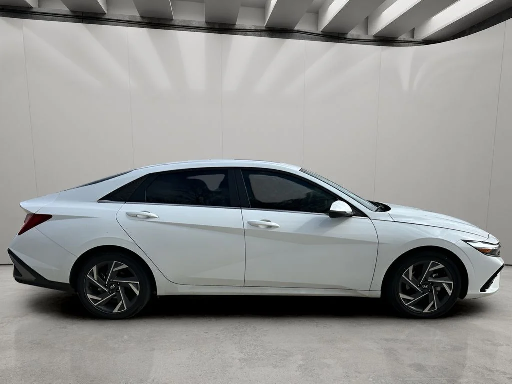 Used 2024 Serenity White Hyundai Limited image 7
