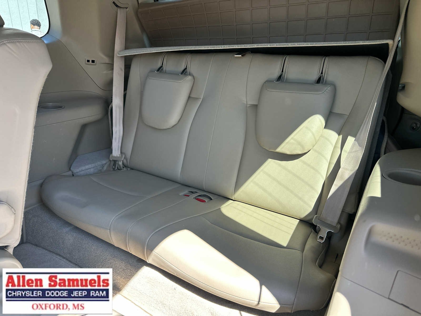Used 2010 Blizzard Pearl Toyota Limited w/3rd Row image 16