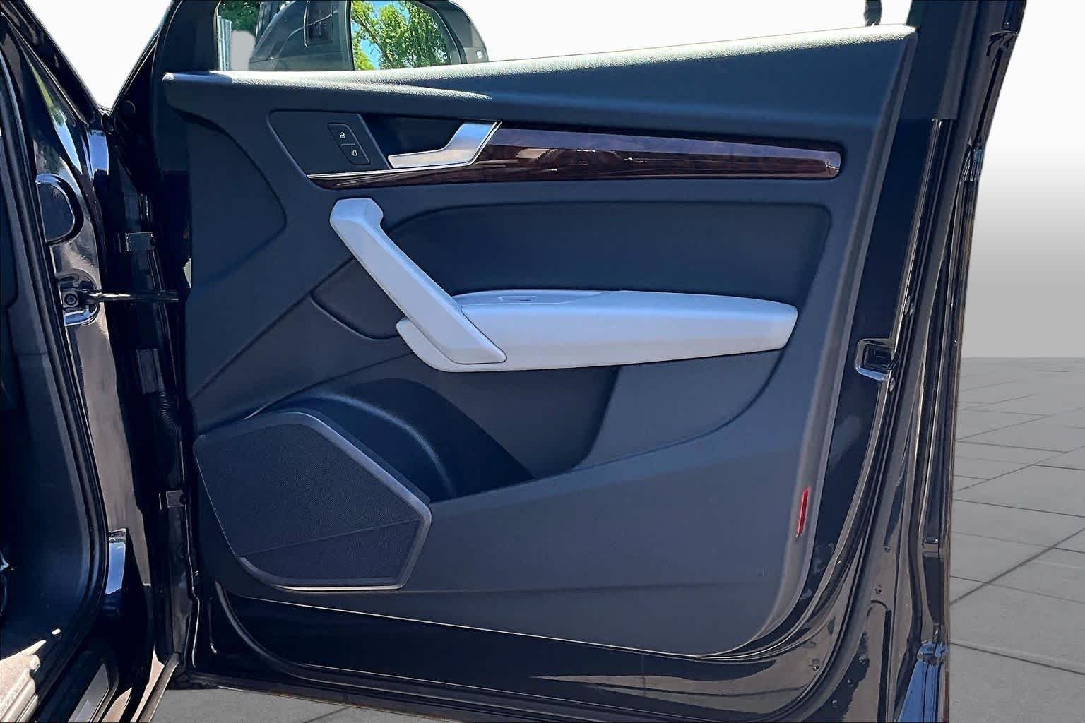 Used 2018 Moonlight Blue Metallic Audi Premium Plus image 23