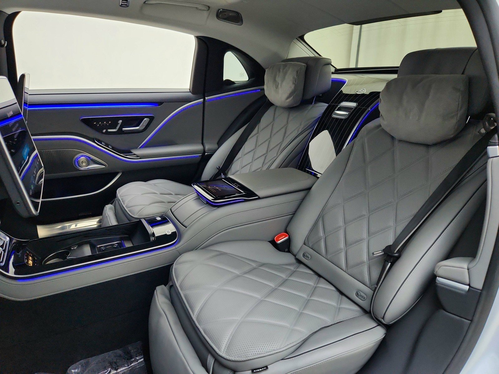Certified Used 2023 Obsidian Black Mercedes-Benz Maybach S 680 image 27