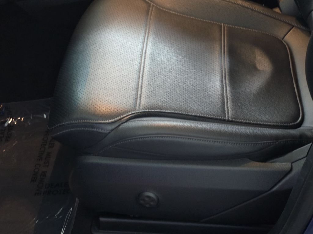 Used 2023 Starling Blue Metallic Mercedes-Benz GLC 300 image 30
