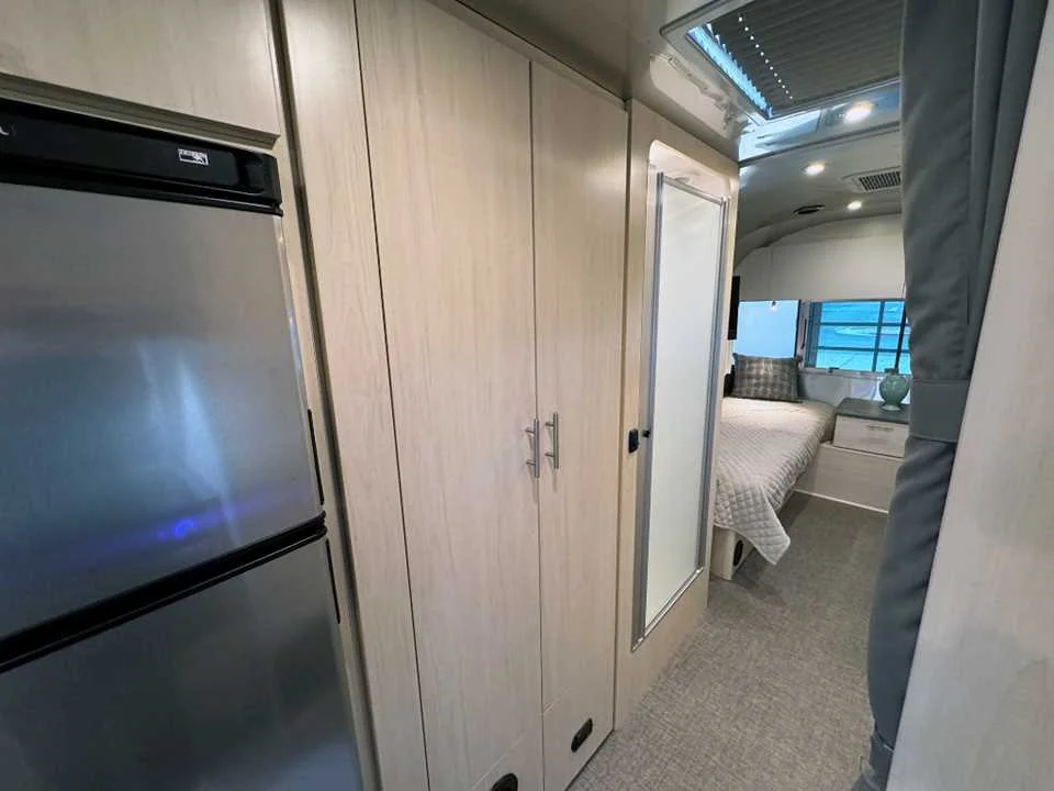 Used 2025 SILVER AIRSTREAM  image 20
