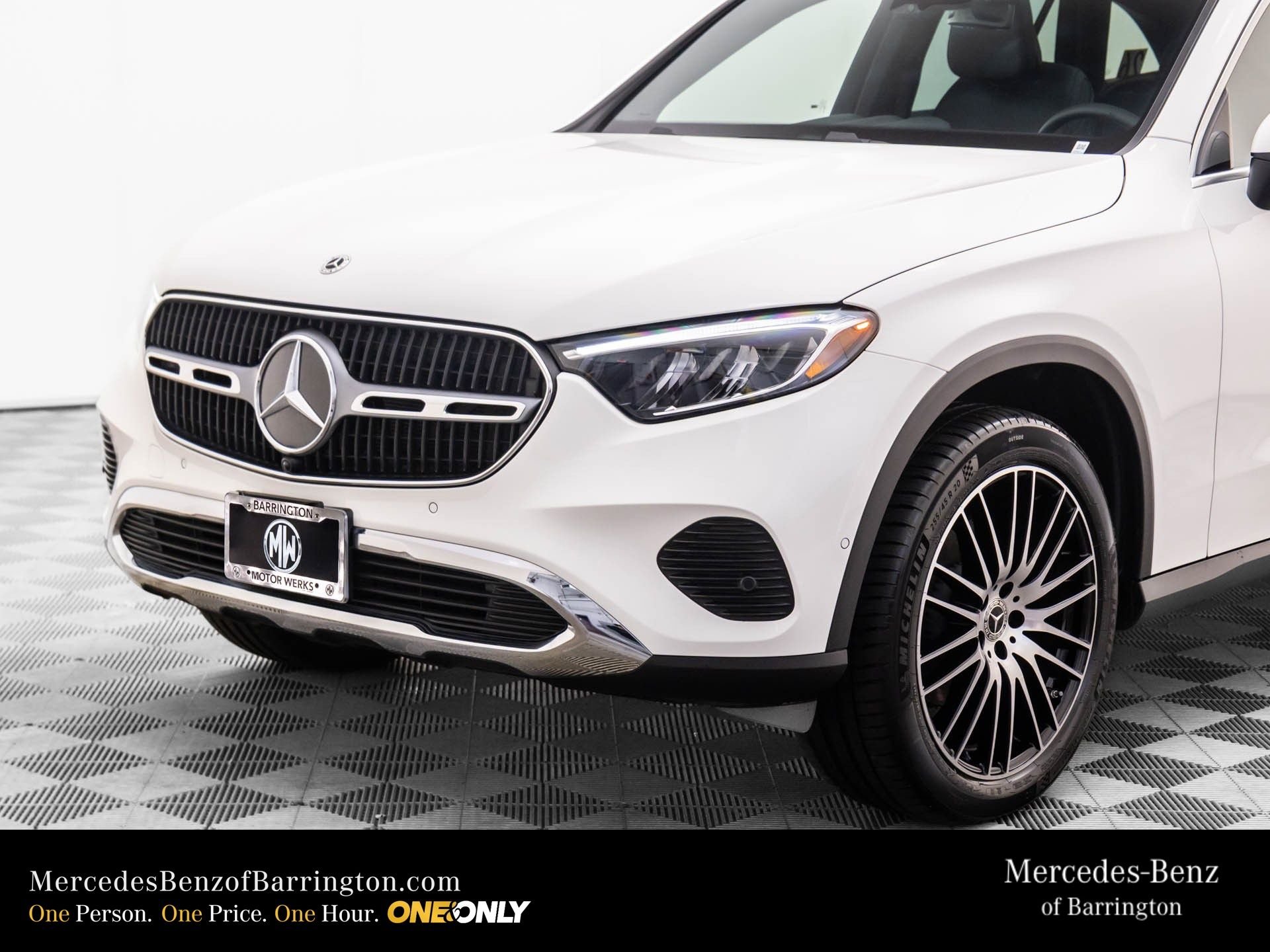 New 2026 Polar White Mercedes-Benz GLC 300 image 37