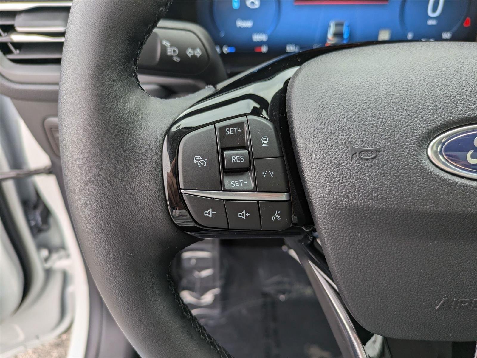 New 2025 Star White Metallic Tri-Coat Ford PHEV image 19