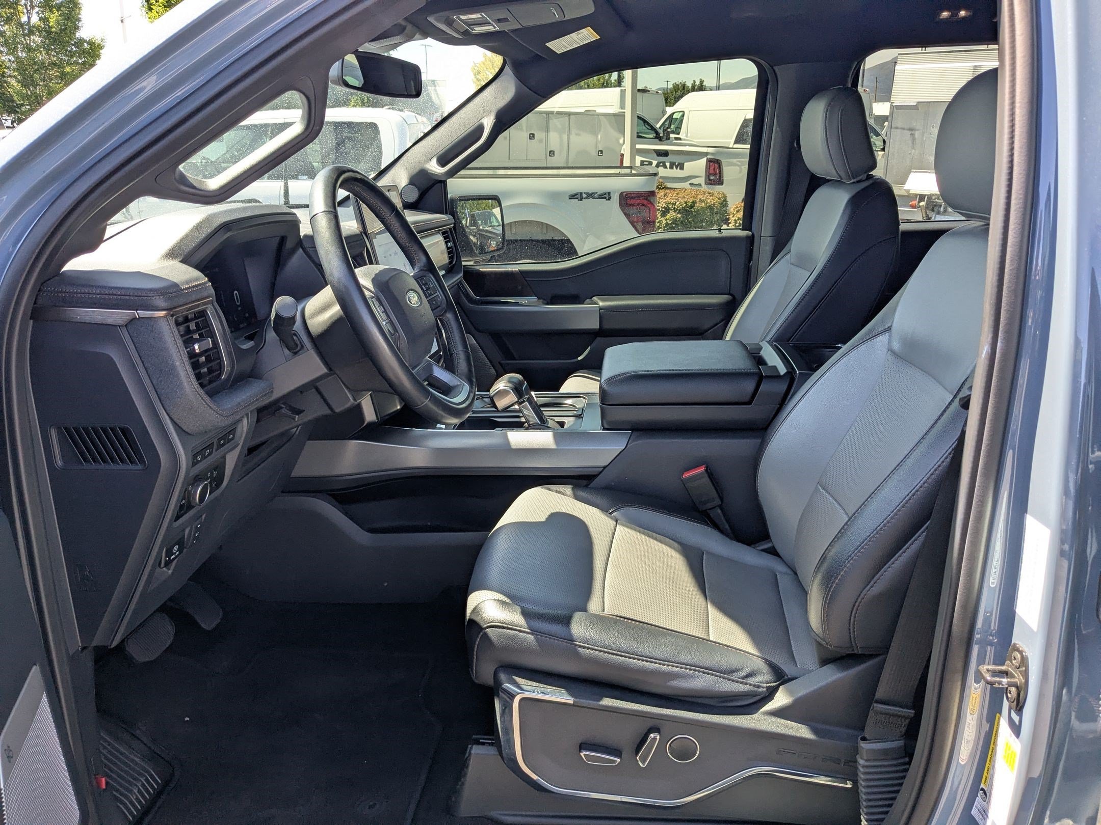 Used 2023 Azure Gray Metallic Ford LARIAT image 25