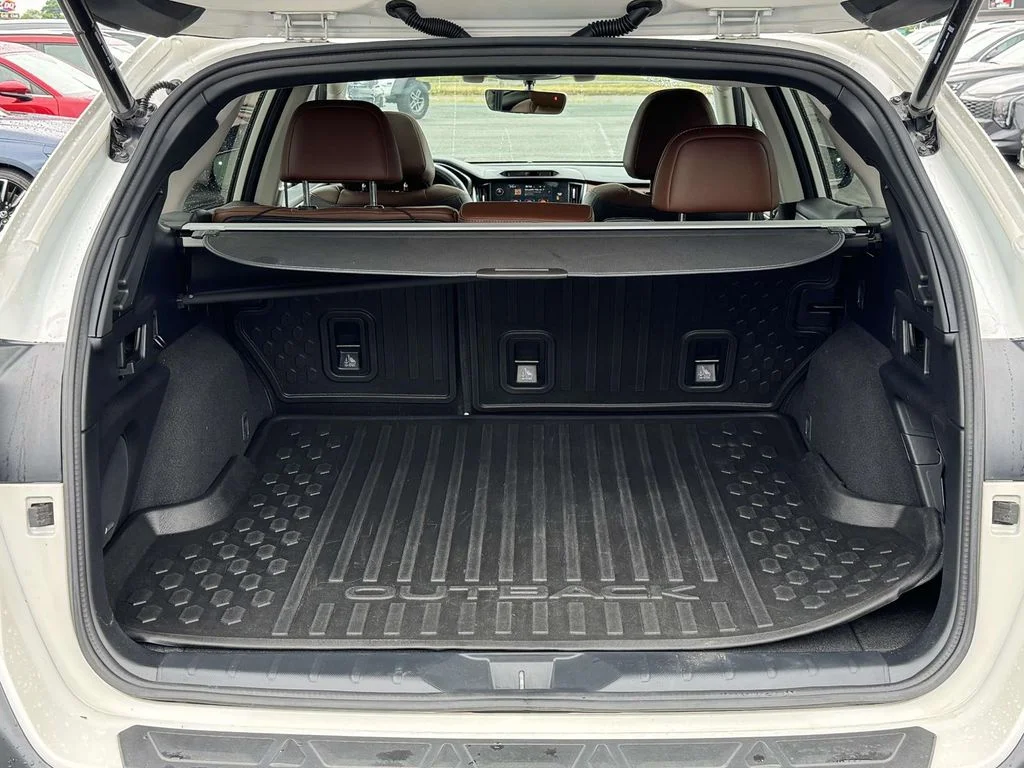 Used 2022 White Subaru Touring image 29