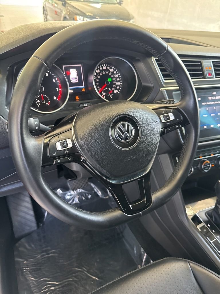 Used 2019 Orange Volkswagen  image 14
