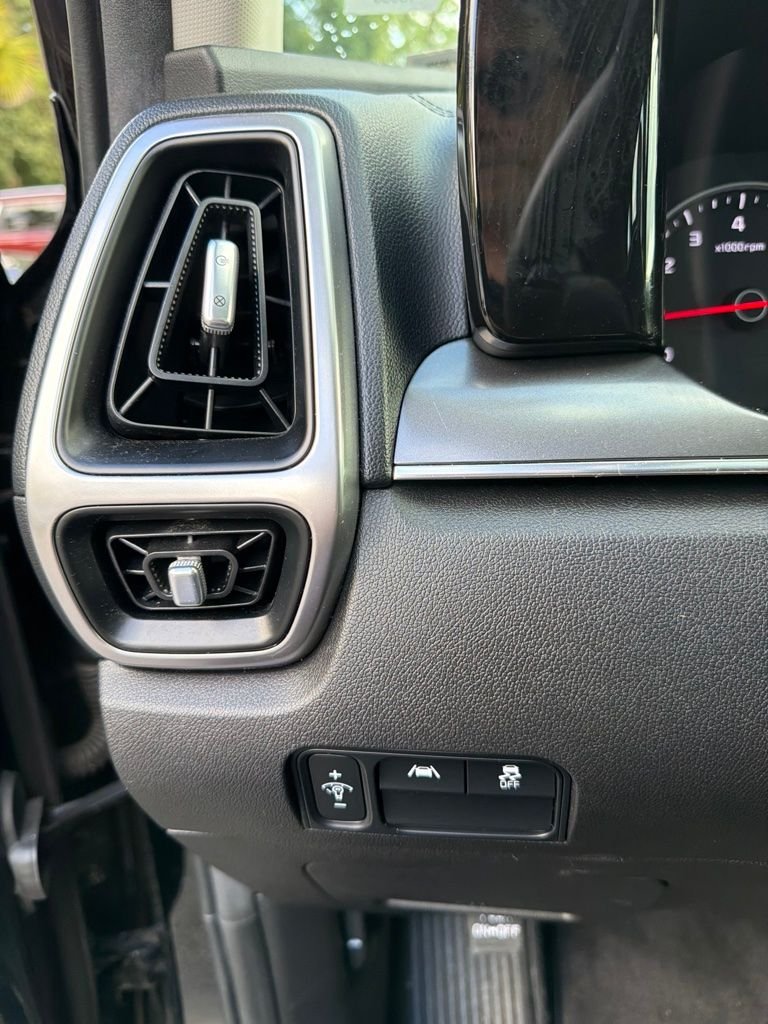 Certified Used 2023 Ebony Black Kia S image 17