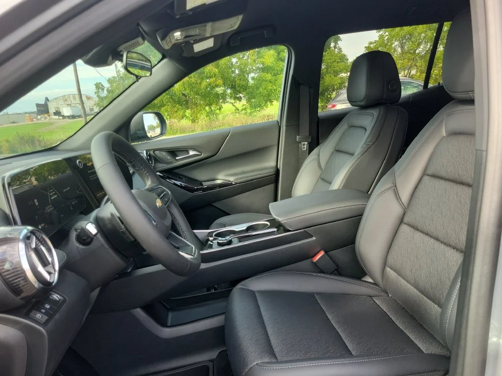 New 2027 Sterling Gray Metallic Chevrolet LT image 7