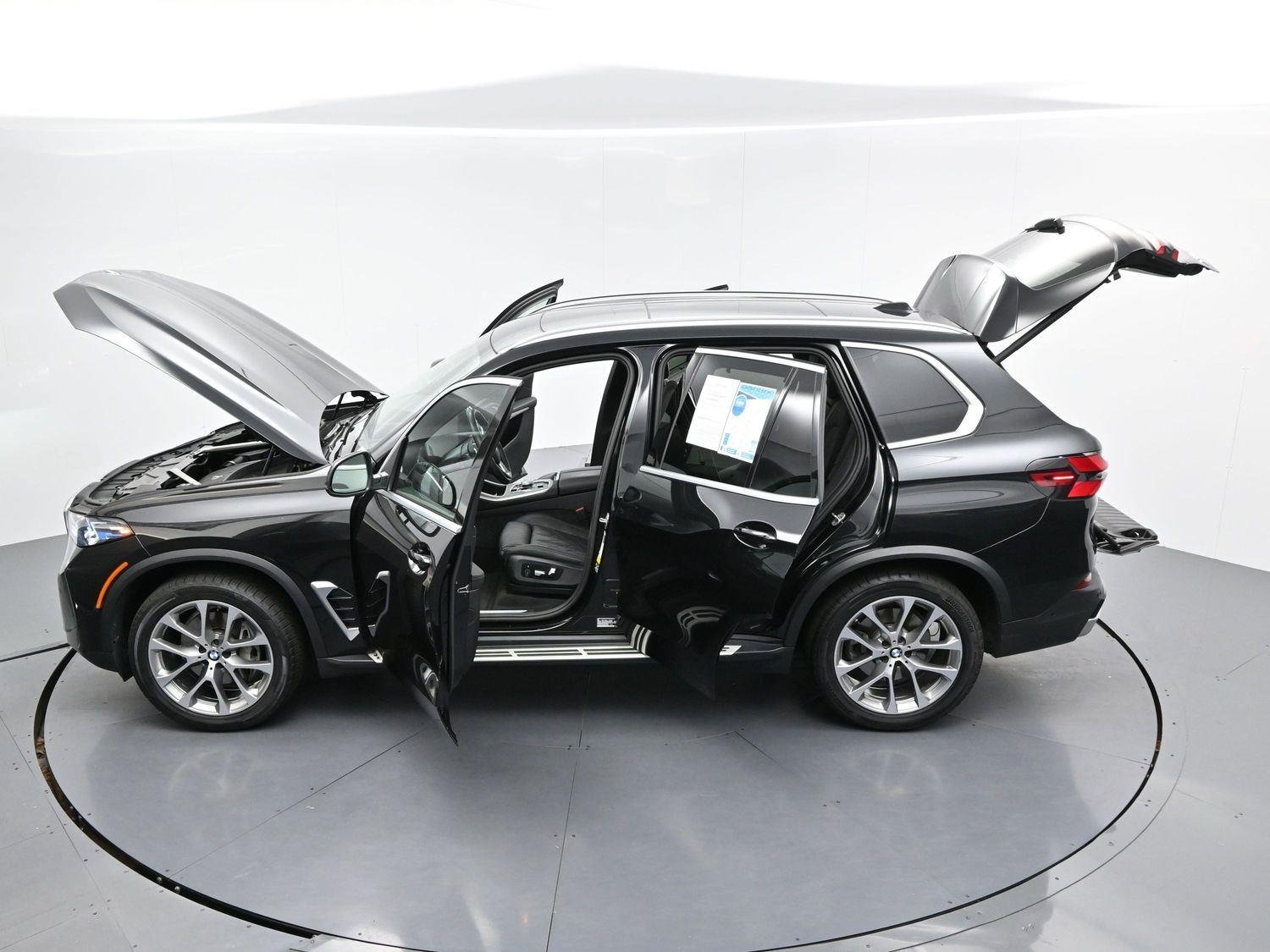Used 2024 Carbon Black Metallic BMW xDrive40i image 46