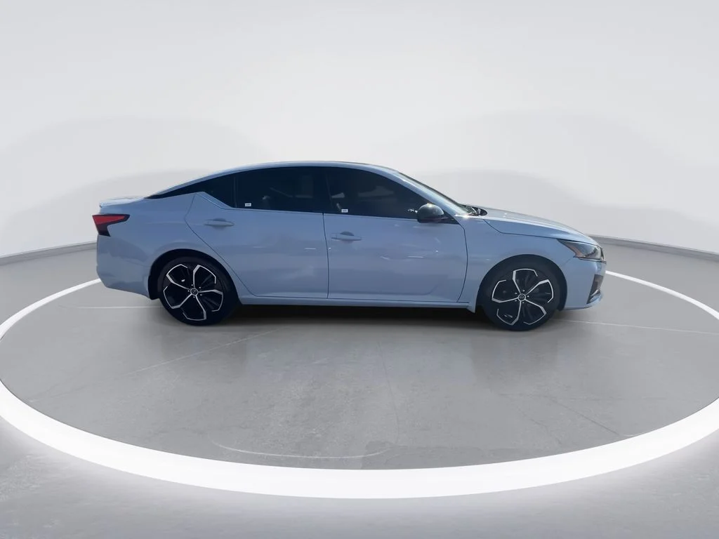 Used 2023 Gray Nissan 2.5 SR image 9