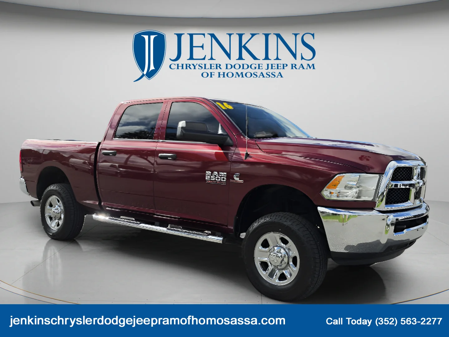 Used 2016 Delmonico Red Pearlcoat Ram Tradesman image 2