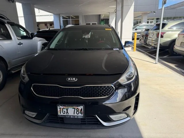 Used 2017 Black Kia Touring image 3