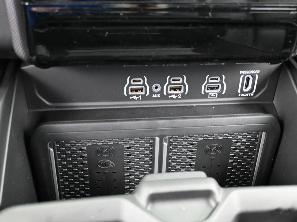 New 2026 Diamond Black Crystal Pearlcoat RAM Limited image 23
